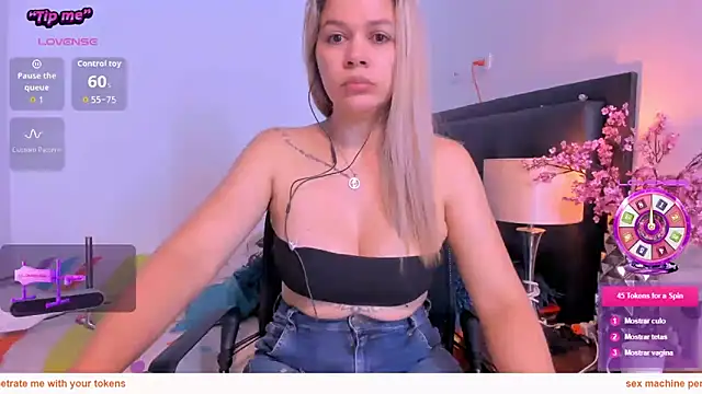 Snapshot of daniela_beauty chatting on 06.18.26 daniela beauty online show from 06.18.26