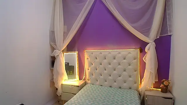Ingrid Casas online show from 12.17.24
