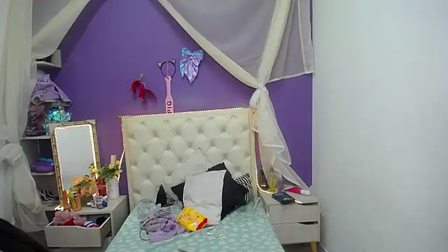 Ingrid Casas online show from 02.13.25
