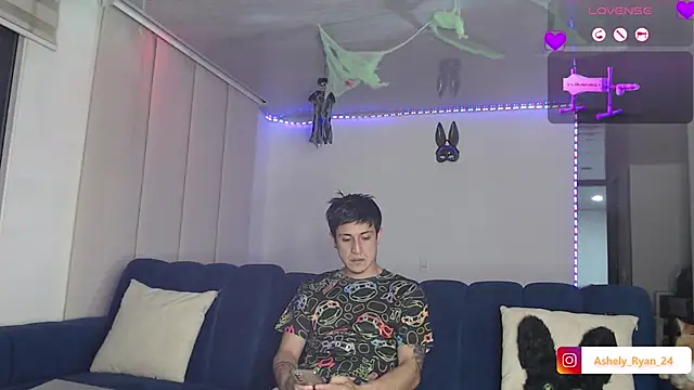 ashely ryan24 online show from 10.06.25