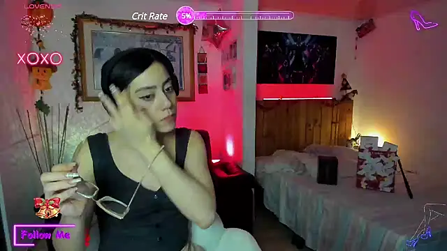 LauGrayJ online show from 12.10.24
