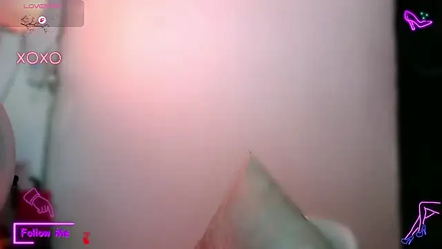 LauGrayJ online show from 11.03.25