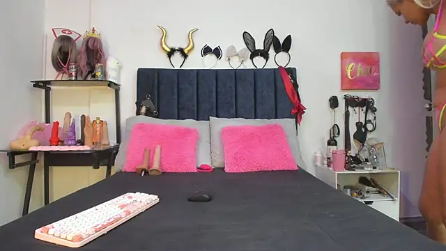 emmily giraldo online show from 01.08.26