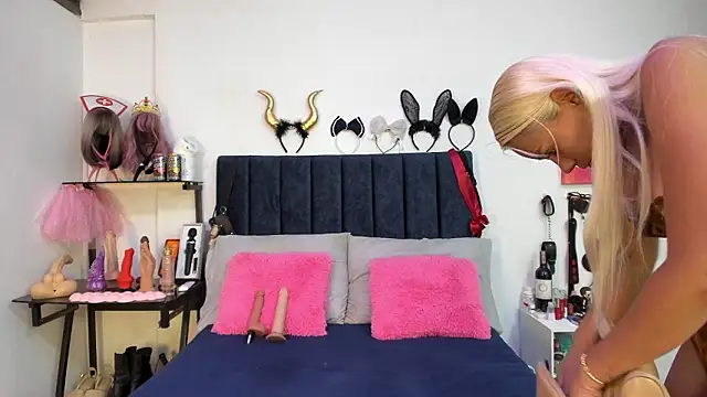 emmily giraldo online show from 03.09.26