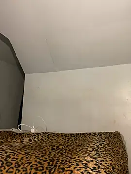 Snapshot of AUNYXXX chatting on 03.08.25 AUNYXXX online show from 03.08.25