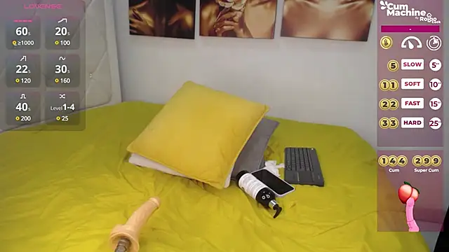 Snapshot of Madeline_Dreams chatting on 02.03.25 Madeline Dreams online show from 02.03.25