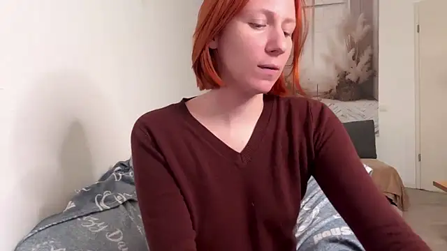 Snapshot of Caliiie-of chatting on 10.09.25 Caliiie-of online show from 10.09.25