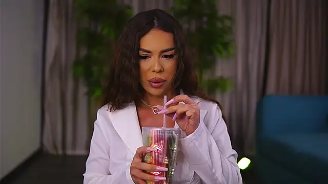 MissKiarra online show from 01.11.25