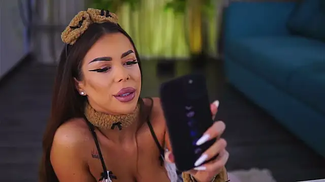 MissKiarra online show from 02.27.25