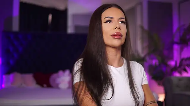 MissKiarra online show from 09.26.25