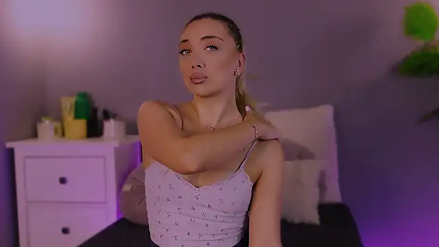 Jessielle online show from 12.04.25