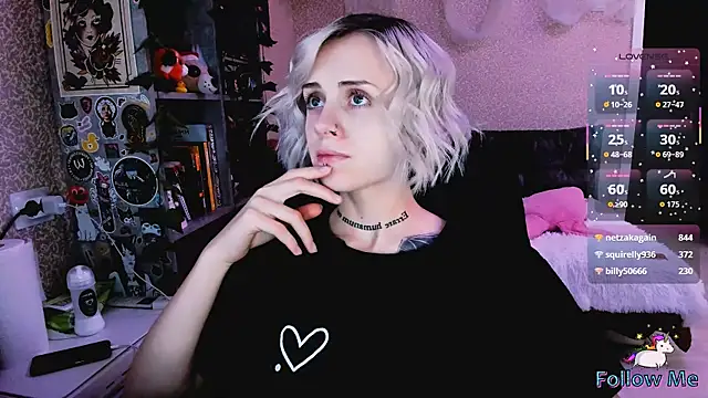 NaniMoore online show from 11.07.25