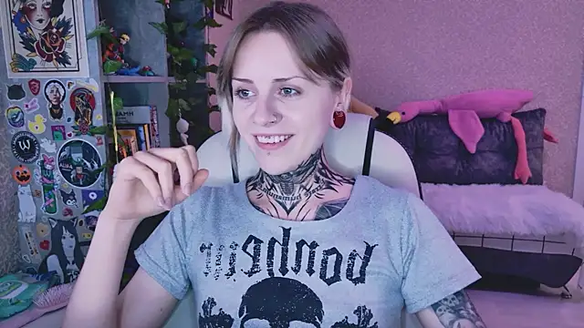 NaniMoore online show from 07.05.26