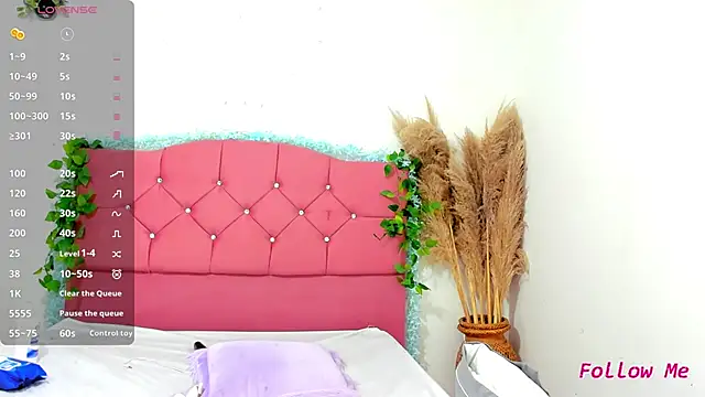 Snapshot of arisha_hot chatting on 10.22.25 arisha hot online show from 10.22.25