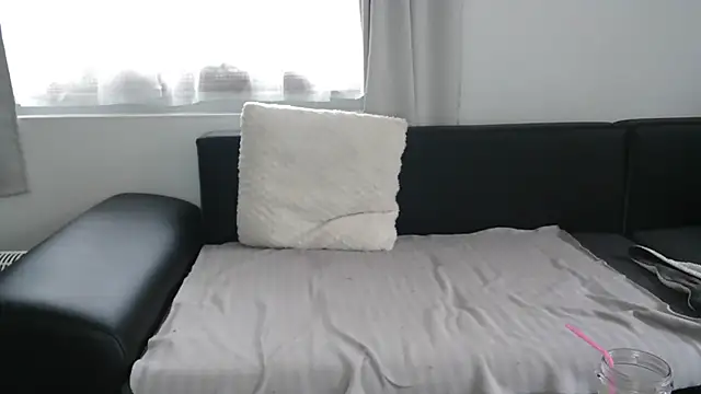 Snapshot of HotElena chatting on 10.10.25 HotElena online show from 10.10.25