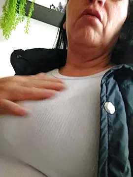 clarita 01 online show from 09.26.25