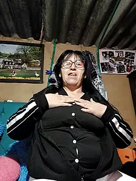 clarita 01 online show from 09.30.25