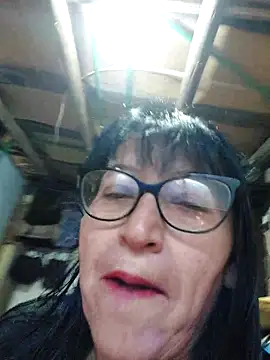 clarita 01 online show from 10.15.25