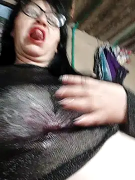 clarita 01 online show from 10.17.25