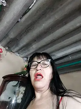 clarita 01 online show from 10.18.25