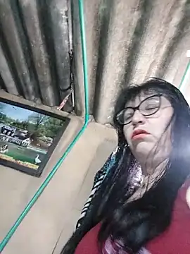 clarita 01 online show from 10.20.25