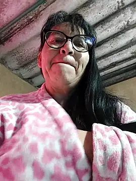 clarita 01 online show from 10.31.25