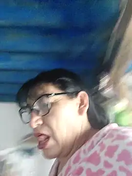 clarita 01 online show from 04.17.26