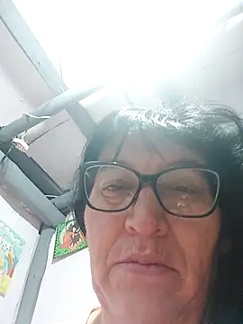 Snapshot of clarita_01 chatting on 06.26.26 clarita 01 online show from 06.26.26
