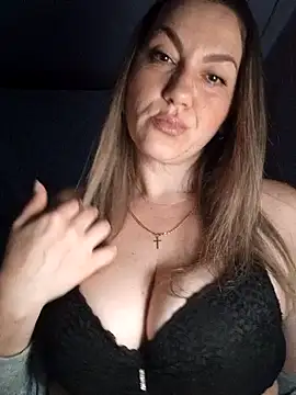 Snapshot of Ant0nina chatting on 12.11.24 Ant0nina online show from 12.11.24