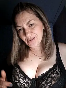 Snapshot of Ant0nina chatting on 12.29.24 Ant0nina online show from 12.29.24