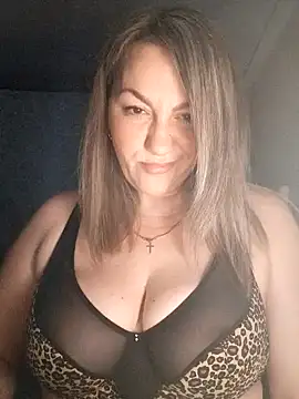 Snapshot of Ant0nina chatting on 01.19.25 Ant0nina online show from 01.19.25