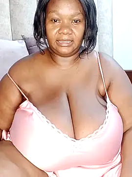 Snapshot of XXXGIANTBOOBS chatting on 02.13.25 XXXGIANTBOOBS online show from 02.13.25