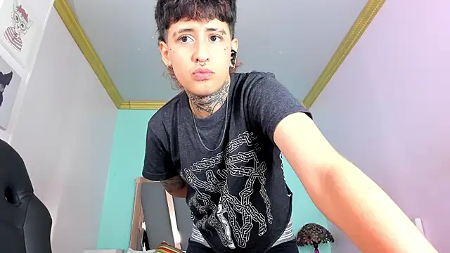 Snapshot of Ethan_lennox chatting on 09.29.25 Ethan lennox online show from 09.29.25