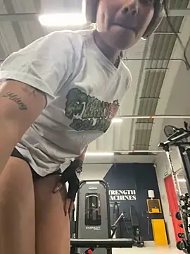 Snapshot of _vaness chatting on 10.29.25 vaness online show from 10.29.25