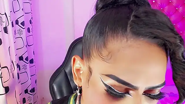 Aslhy Goddessx online show from 10.03.25