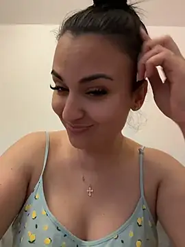 Snapshot of AlexandraRand chatting on 06.15.26 AlexandraRand online show from 06.15.26