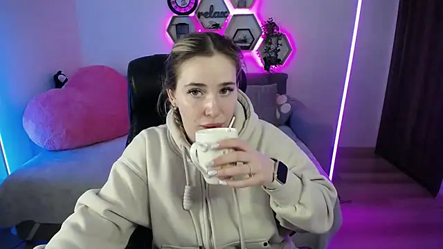 SabrinViolet online show from 02.04.26