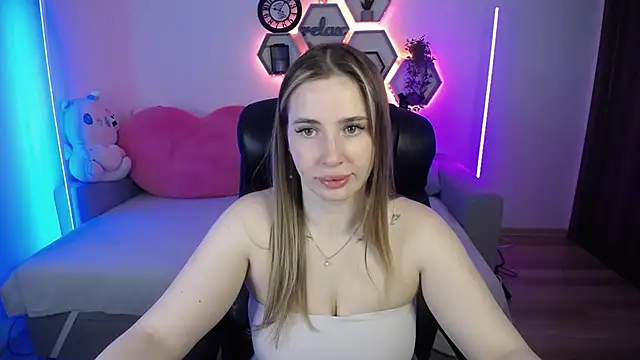 Snapshot of SabrinViolet chatting on 06.29.26 SabrinViolet online show from 06.29.26