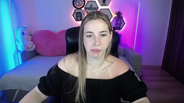 Snapshot of SabrinViolet chatting on 07.06.26 SabrinViolet online show from 07.06.26