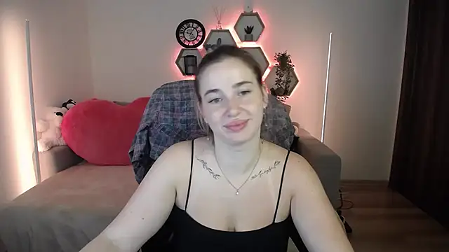 Snapshot of SabrinViolet chatting on 07.22.26 SabrinViolet online show from 07.22.26