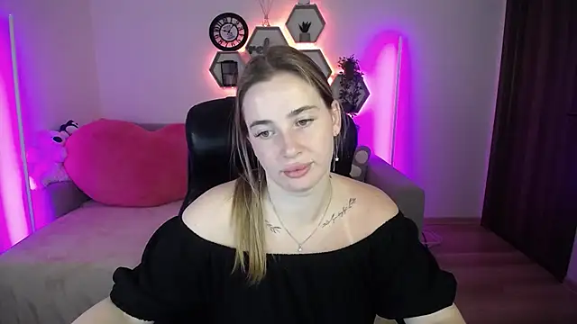 Snapshot of SabrinViolet chatting on 07.25.26 SabrinViolet online show from 07.25.26