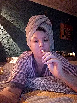 Snapshot of VioletteWay chatting on 12.23.24 VioletteWay online show from 12.23.24