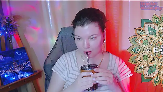 Snapshot of VioletteWay chatting on 03.20.25 VioletteWay online show from 03.20.25