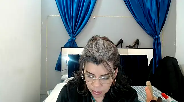 vikyadams online show from 01.30.25