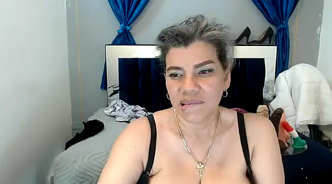 vikyadams online show from 02.10.25