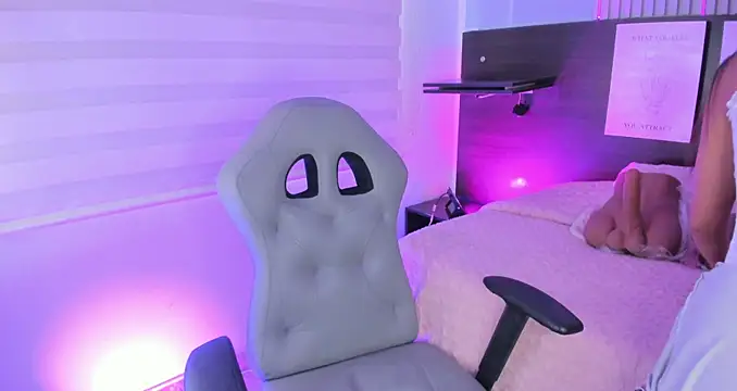 Snapshot of Violet_spencer chatting on 10.16.25 Violet spencer online show from 10.16.25