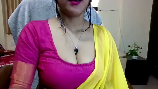 Snapshot of Queenhimanshi chatting on 02.09.26 Queenhimanshi online show from 02.09.26