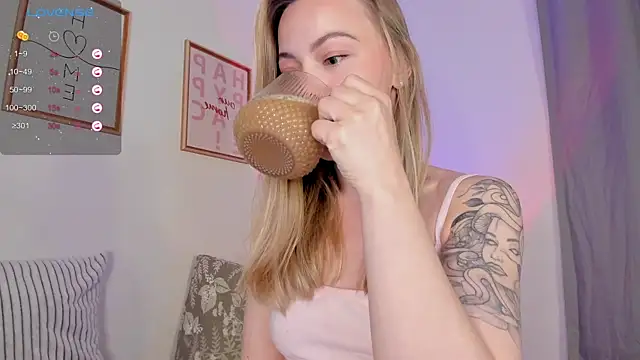 damn cutie online show from 10.17.25