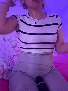 Holly-Glamour online show from 12.17.25