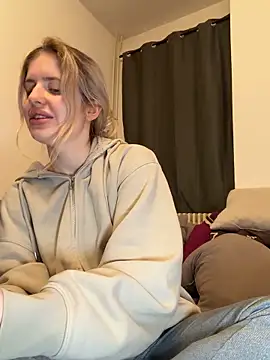 Holly-Glamour online show from 03.29.26